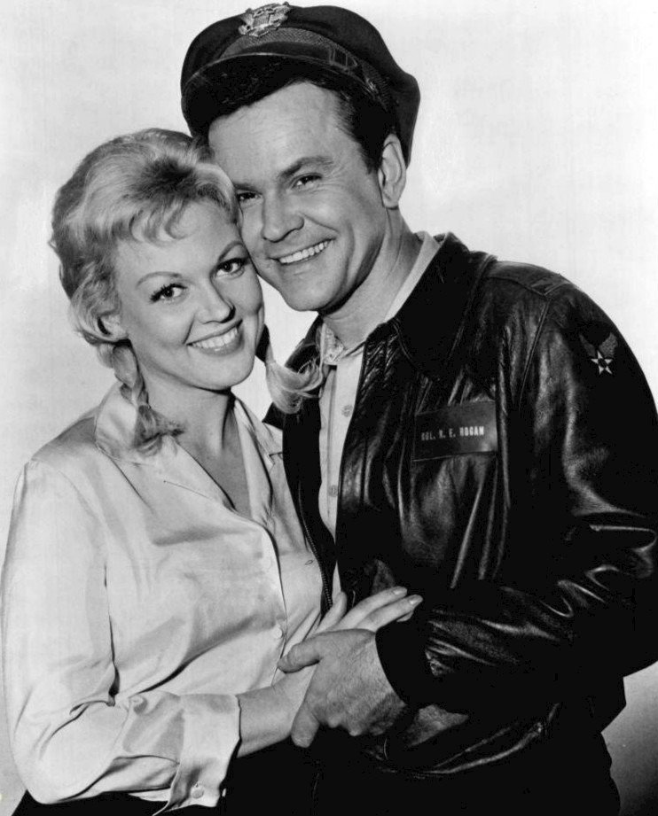 Photo of Cynthia Lynn and Bob Crane in 1966 | Photo: Wikimedia Commons