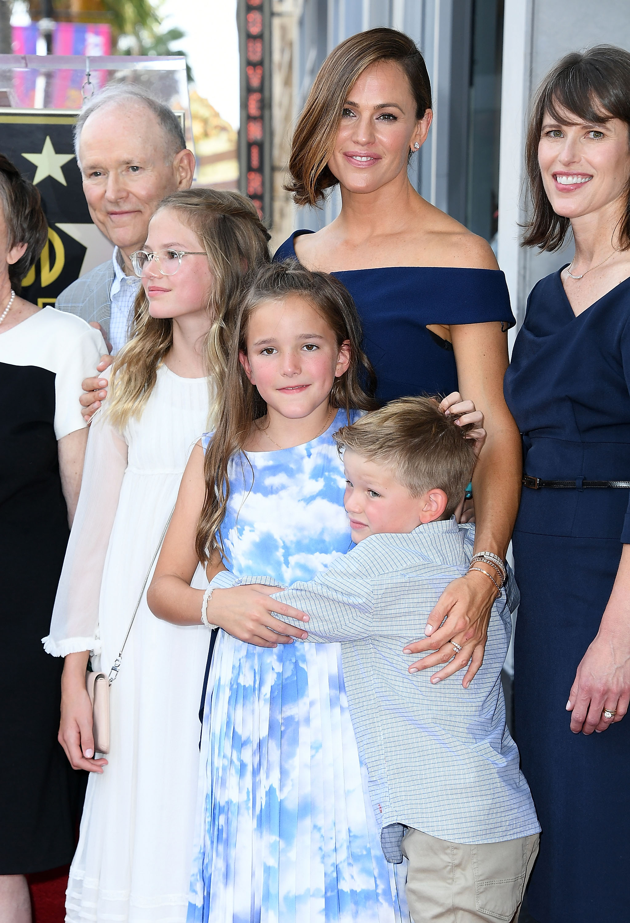 Violet, Seraphina, and Samuel Affleck with Jennifer Garner and her family at her Hollywood Walk of Fame star ceremony in 2018 | Source: Getty Images