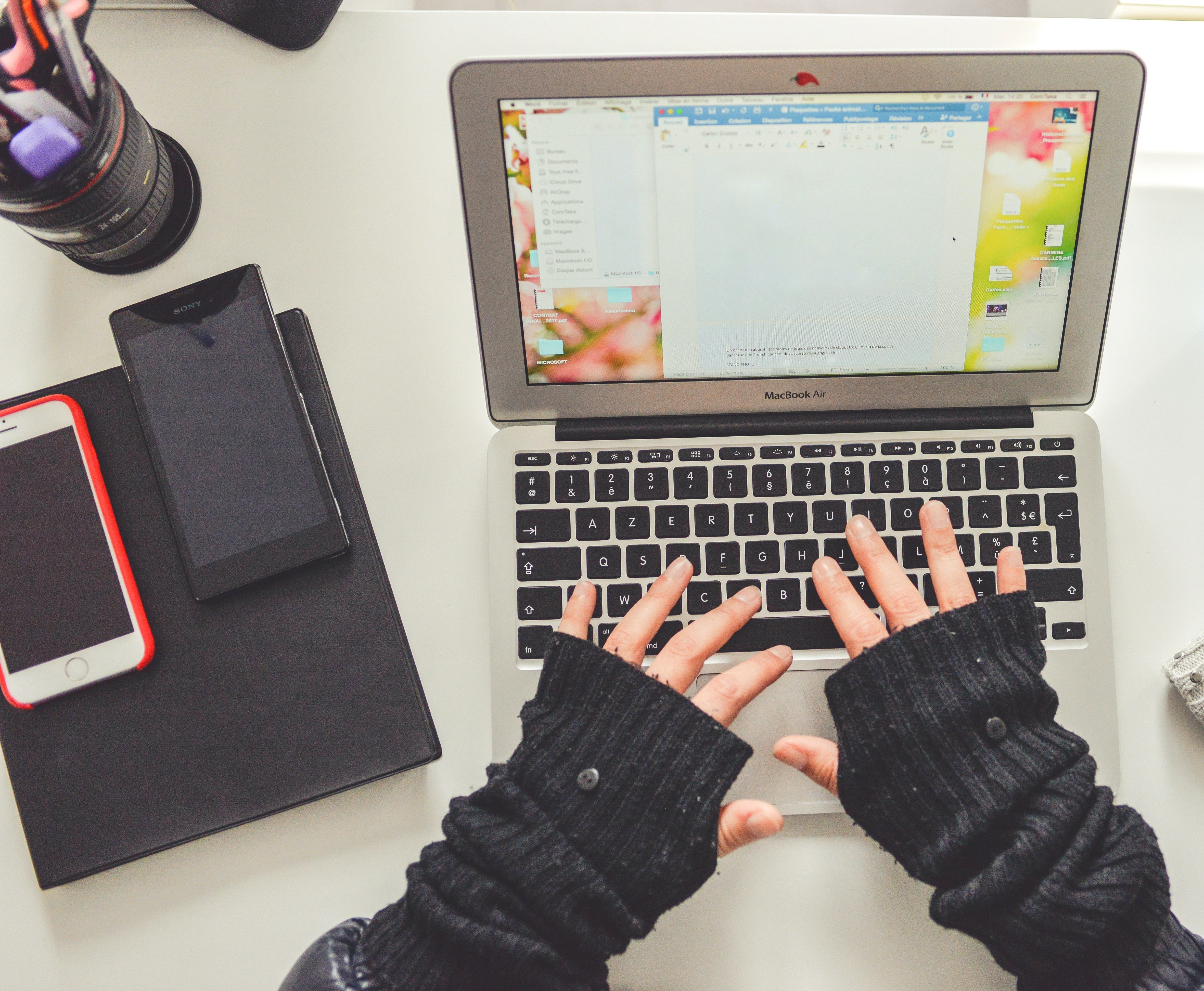 Lucy did some research on her laptop. | Source: Unsplash