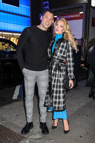 Maksim Chmerkovskiy and Peta Murgatroyd at 'Good Morning America' on March 10, 2020 | Photo: Getty Images 