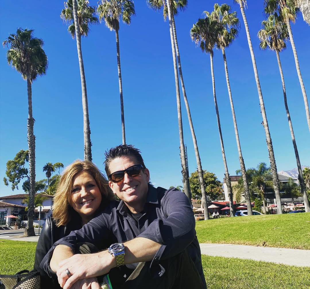Julie and Rob Neal from a post dated February 4, 2021. | Source: Instagram/julieneal05