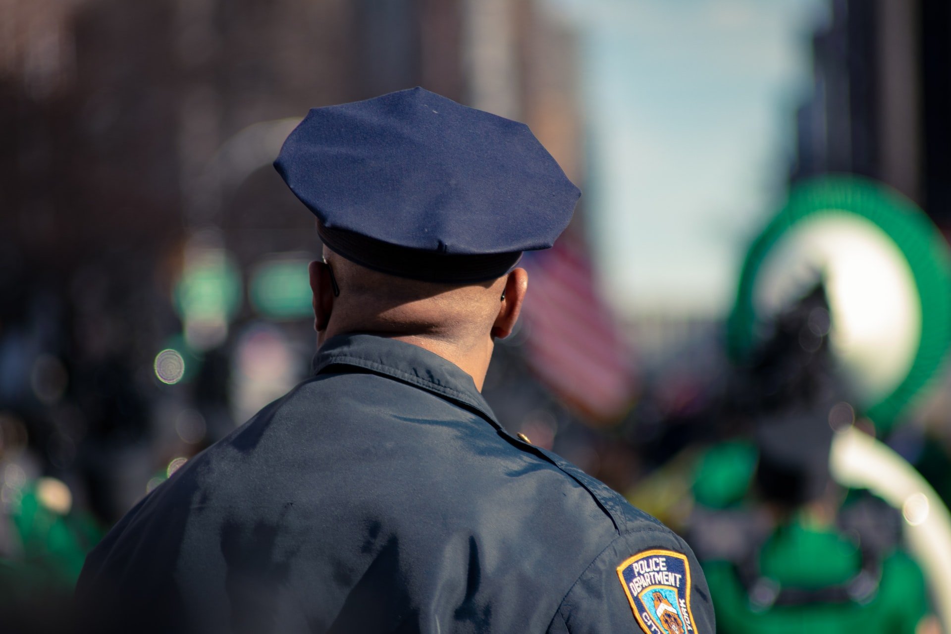 The police officer called another cop | Source: Unsplash