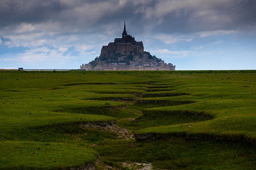 Mont-Saint-Michel près de la mer dans le nord de la France. | Photo : GettyImage Mont-Saint-Michel près de la mer dans le nord de la France. | Photo : GettyImage