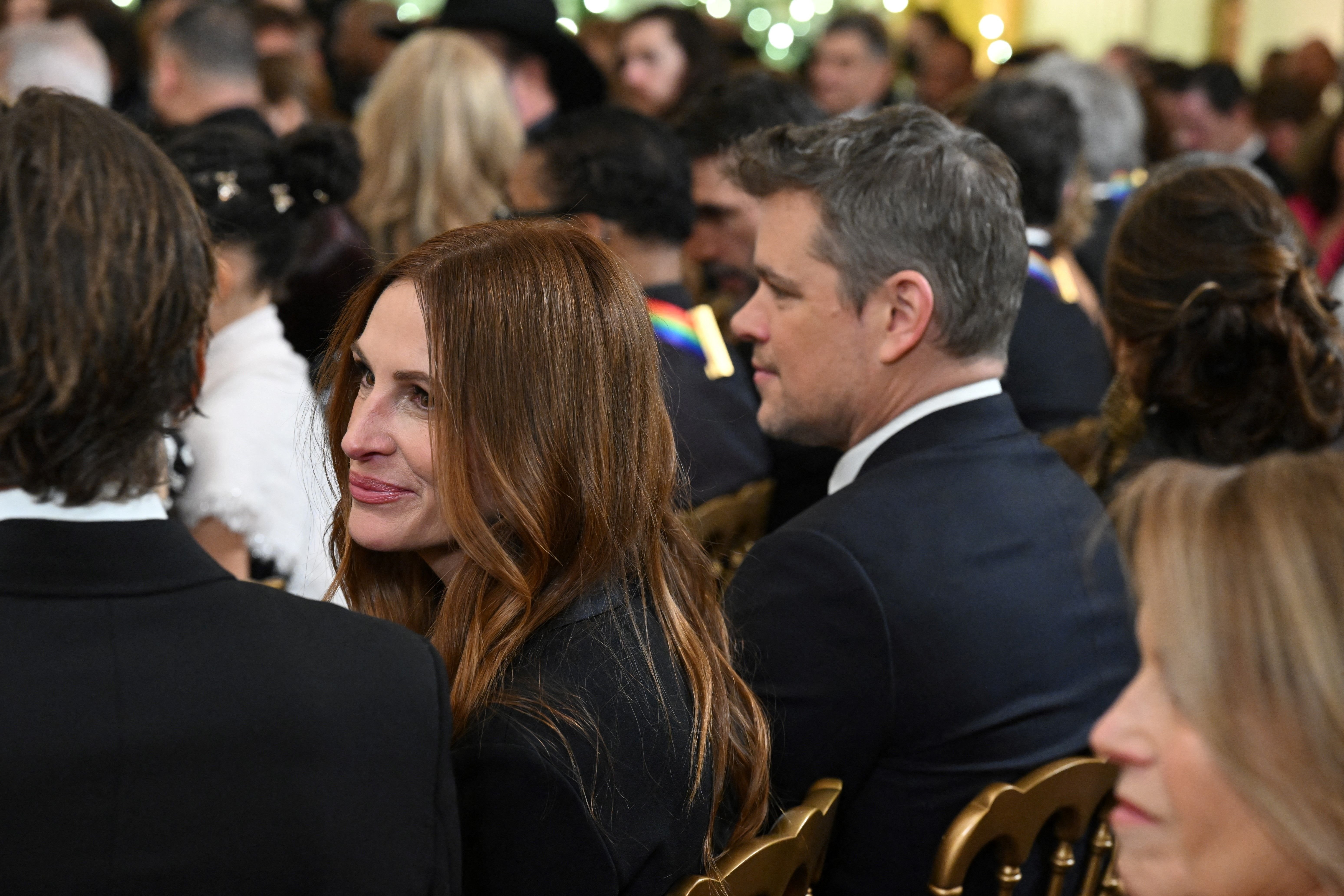 Julia Roberts and actor Matt Damon attend a reception for the Kennedy Center Honorees in the East Room of the White House on December 4, 2022 in Washington, DC ┃Source: Getty Images
