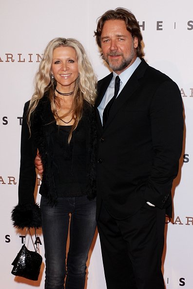 Danielle Spencer and Russell Crowe at The Star Opening Party on October 25, 2011 in Sydney, Australia. | Photo: Getty Images