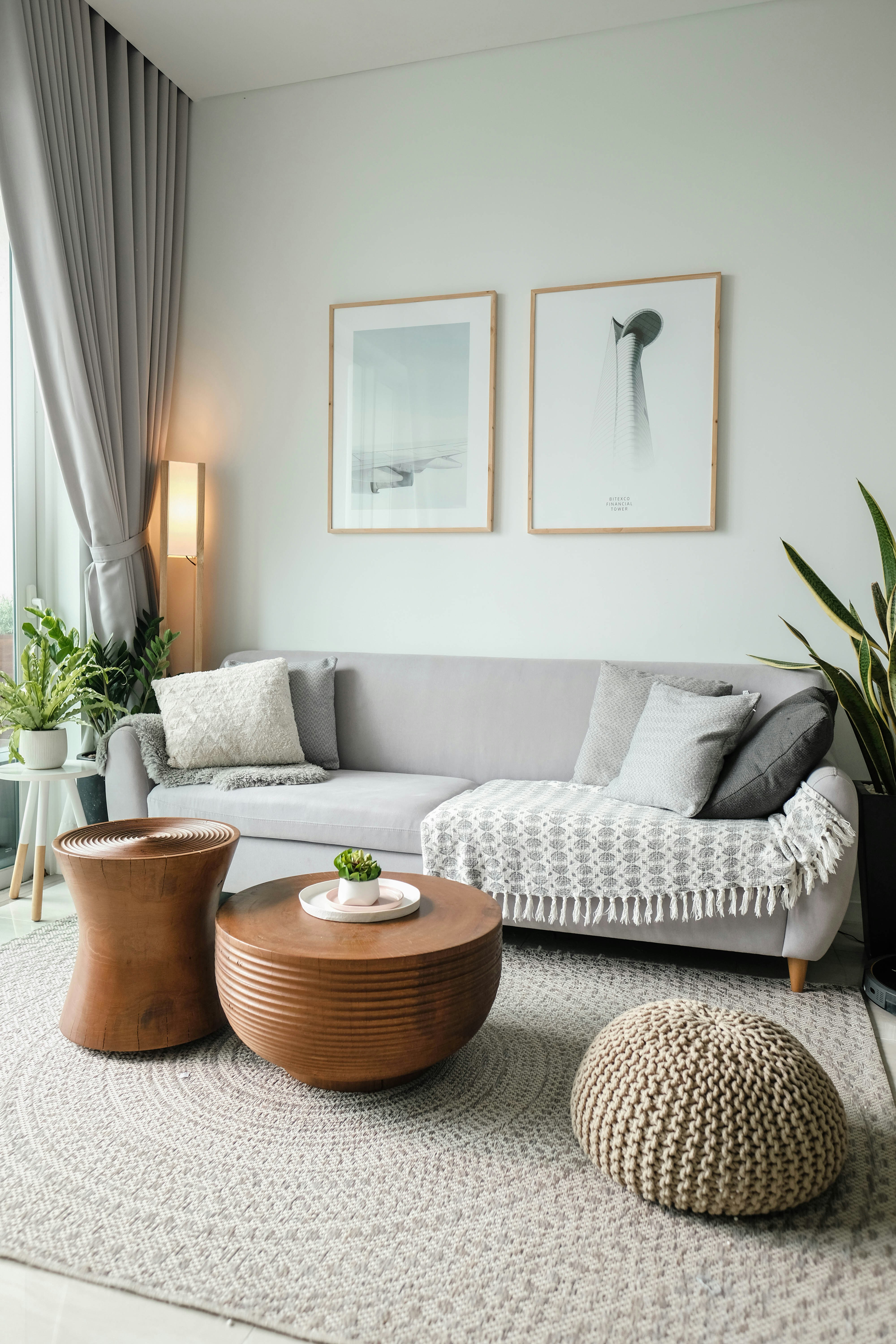 A cozy living room | Source: Unsplash