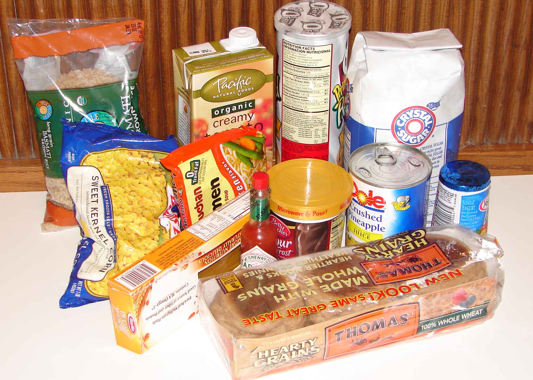 Harinas y alimentos empacados | Foto: Wikimedia Commons
