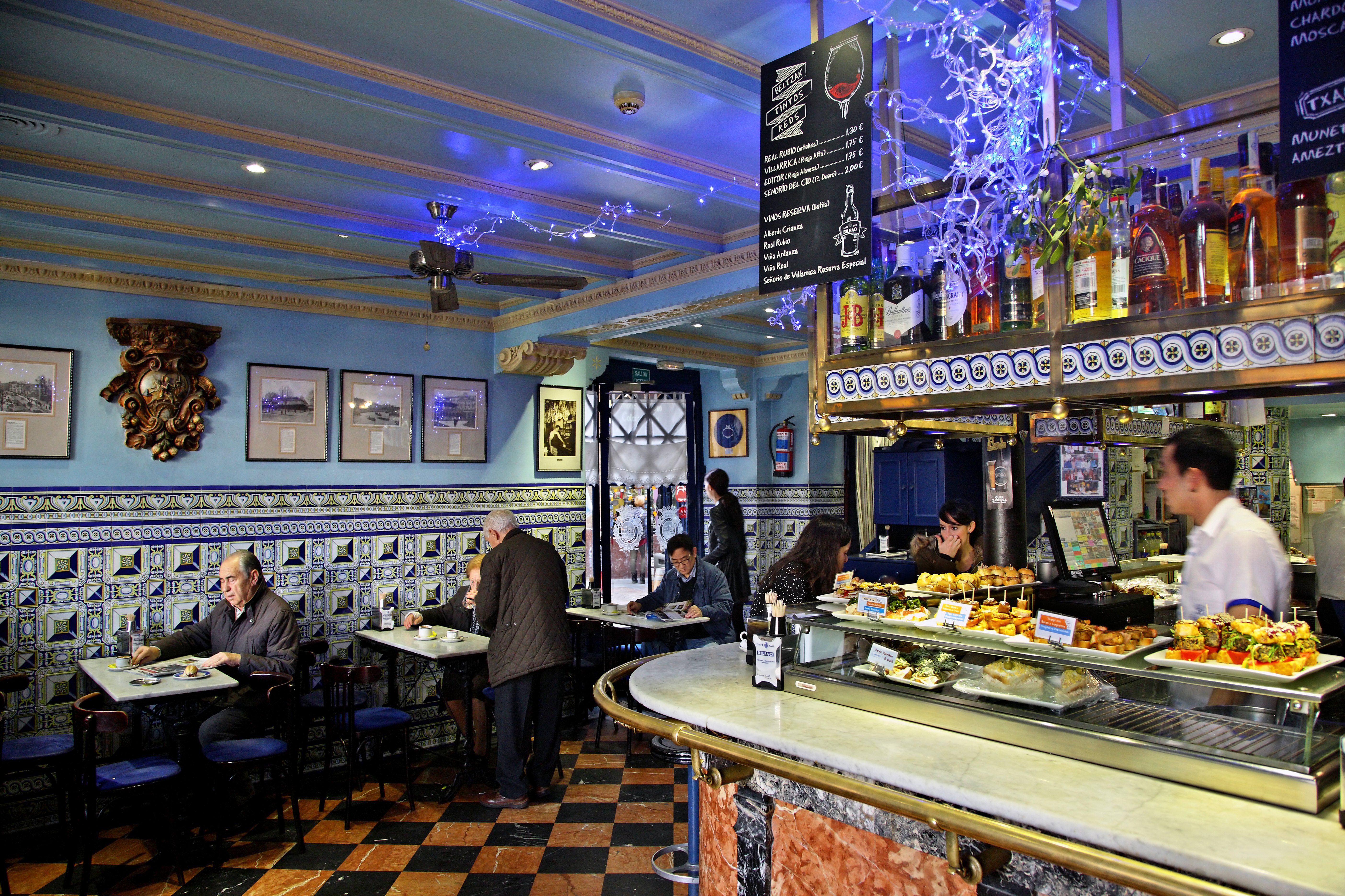 Bar de Bilbao || Fuente: Shutterstock Bar de Bilbao || Fuente: Shutterstock