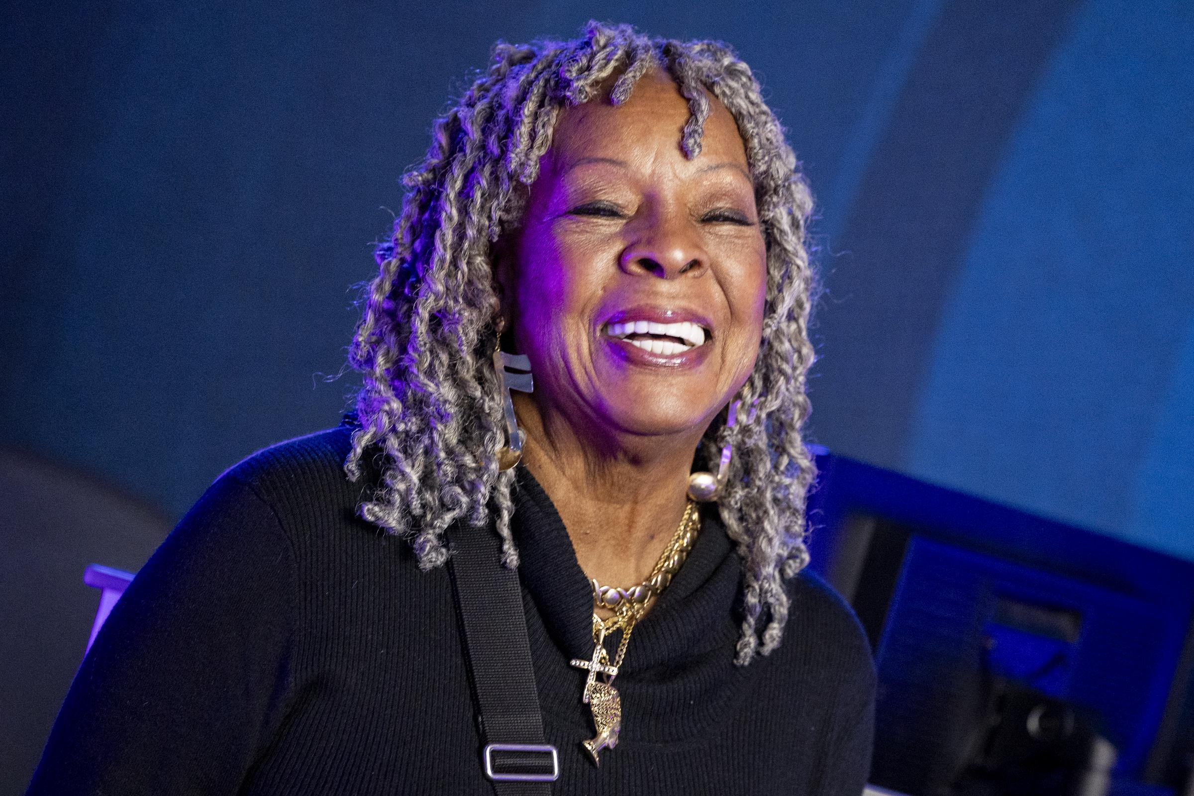 ddHer rendition of the national anthem went viral. In this photo, Martha Reeves visited SiriusXM Studios on March 28, 2024, in Los Angeles, California. | Source: Getty Images
