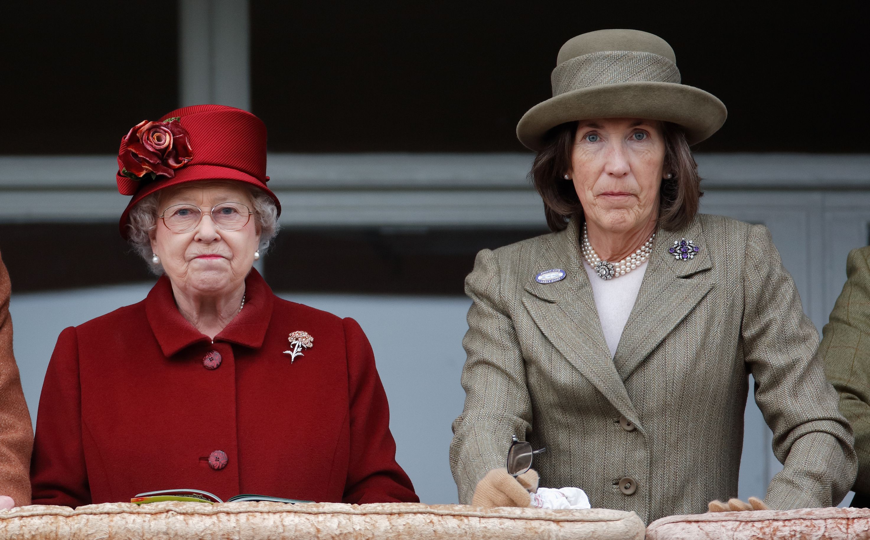 Queen Elizabeth II and Lady Celia Vestey at the "Gold Cup Day" of the Cheltenham Festival on March 13, 2009, in Cheltenham, England | Photo: Max Mumby/Indigo/Getty Images