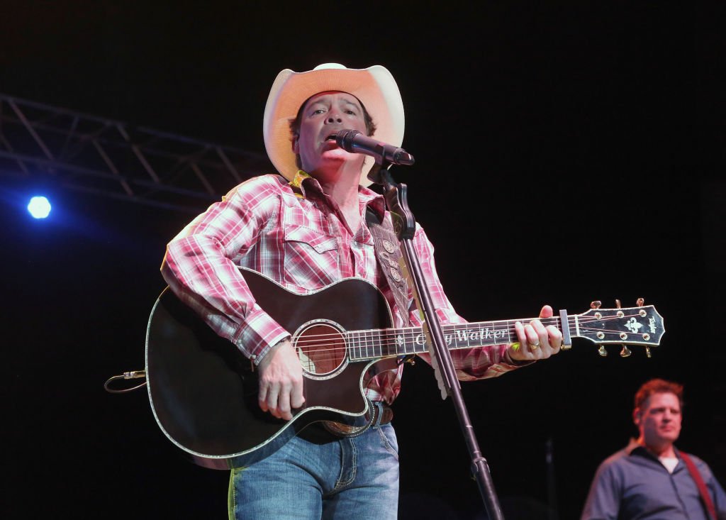 Clay Walker performed in a concert at HEB Center on November 3, 2019 | Photo: Getty Images