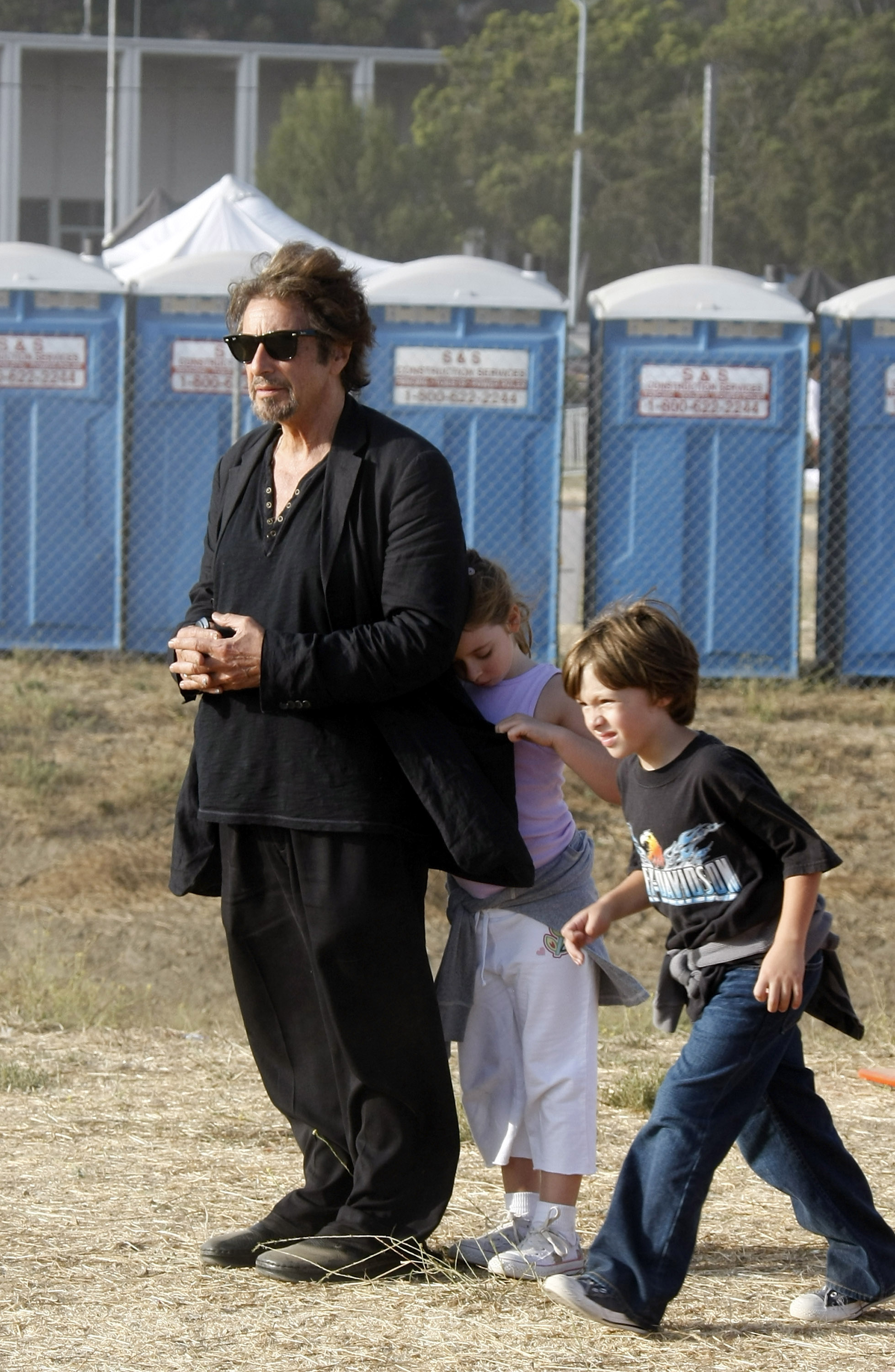 Al Pacino, his daughter Olivia and his son Anton are seen at the Malibu Fair on August 31, 2008 | Source: Getty Images