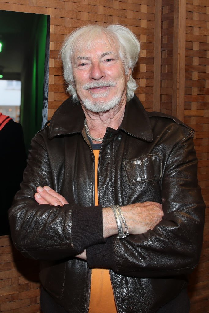 Hugues Aufray en veste cuir. | Photo : Getty Images