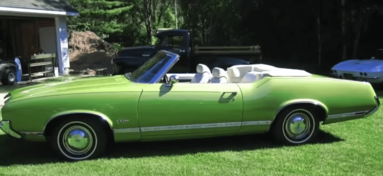 A man found his mother's old lime green convertible after years of trying to track it down | Photo: Youtube/ WCPO 9