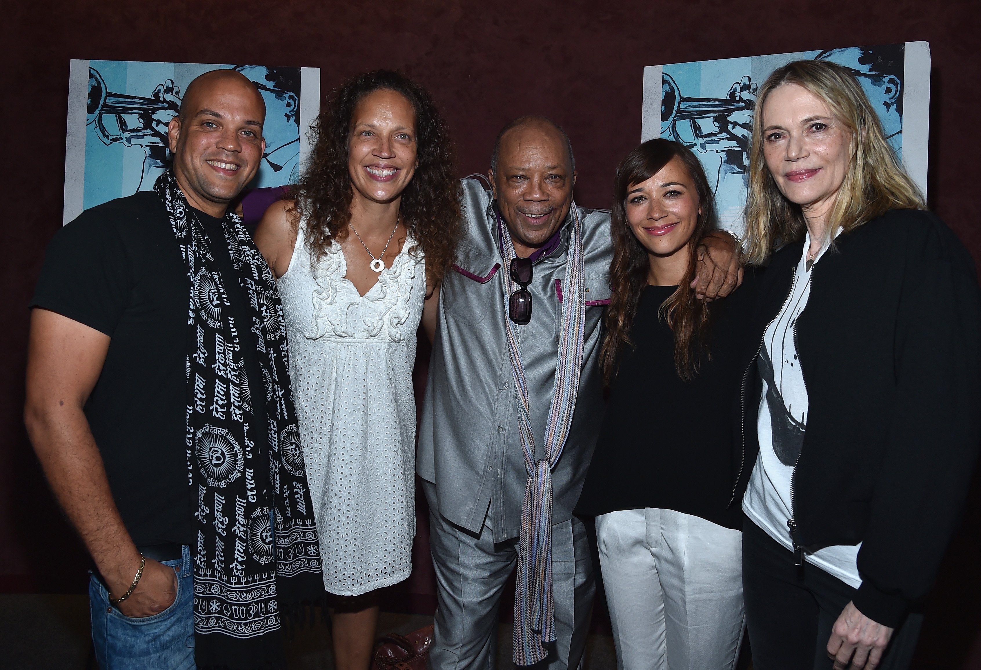 (L-R) Quincy Jones III, Martina Jones, Quincy Jones, Rashida Jones and Peggy Lipton at the Landmark Theatre on Sep. 17, 2014 in California. | Photo: Getty Images