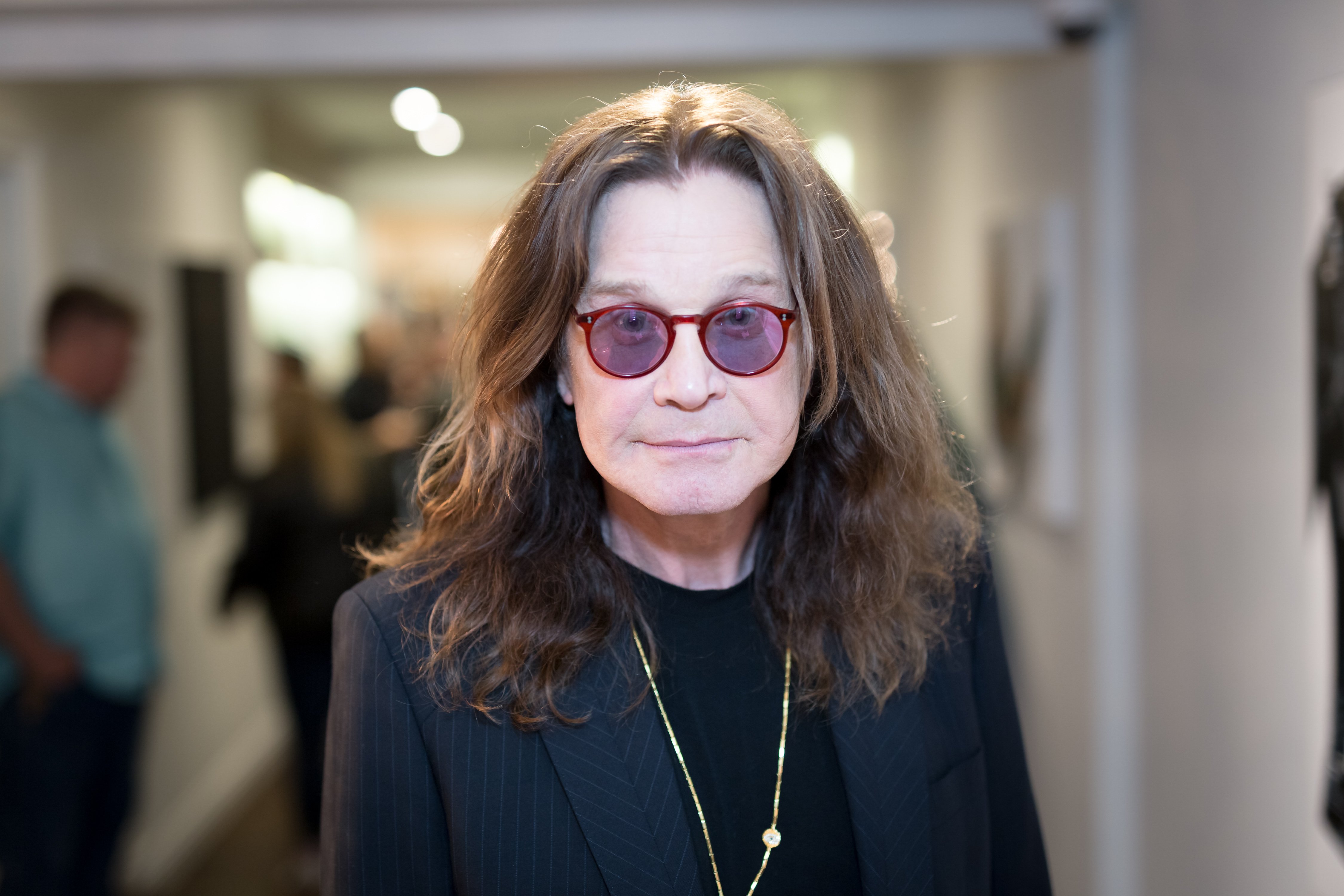 Ozzy Osbourne besucht die Einzelausstellung Billy Morrison - Aude Somnia bei Elisabeth Weinstock am 28. September 2017 in Los Angeles, Kalifornien. | Quelle: Getty Images