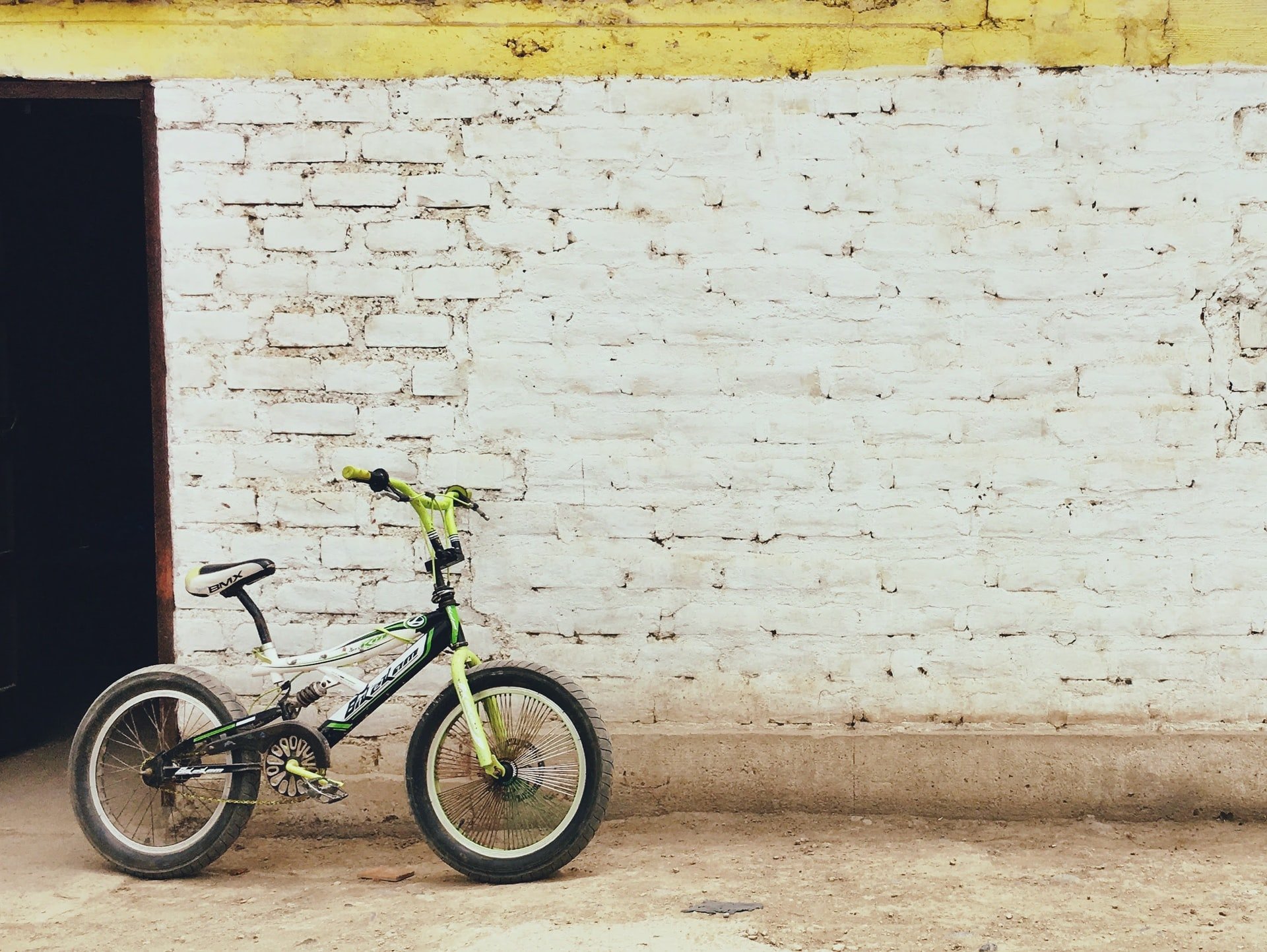 The man saw the bike outside again as he was leaving for work. | Source: Unsplash