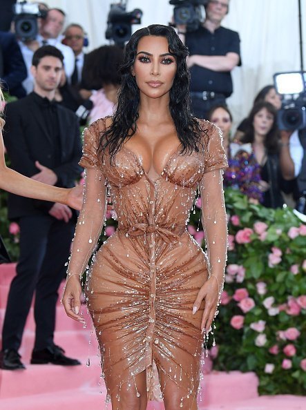 Kim Kardashian covers 84-year-old nan MJ's veins in body foundation