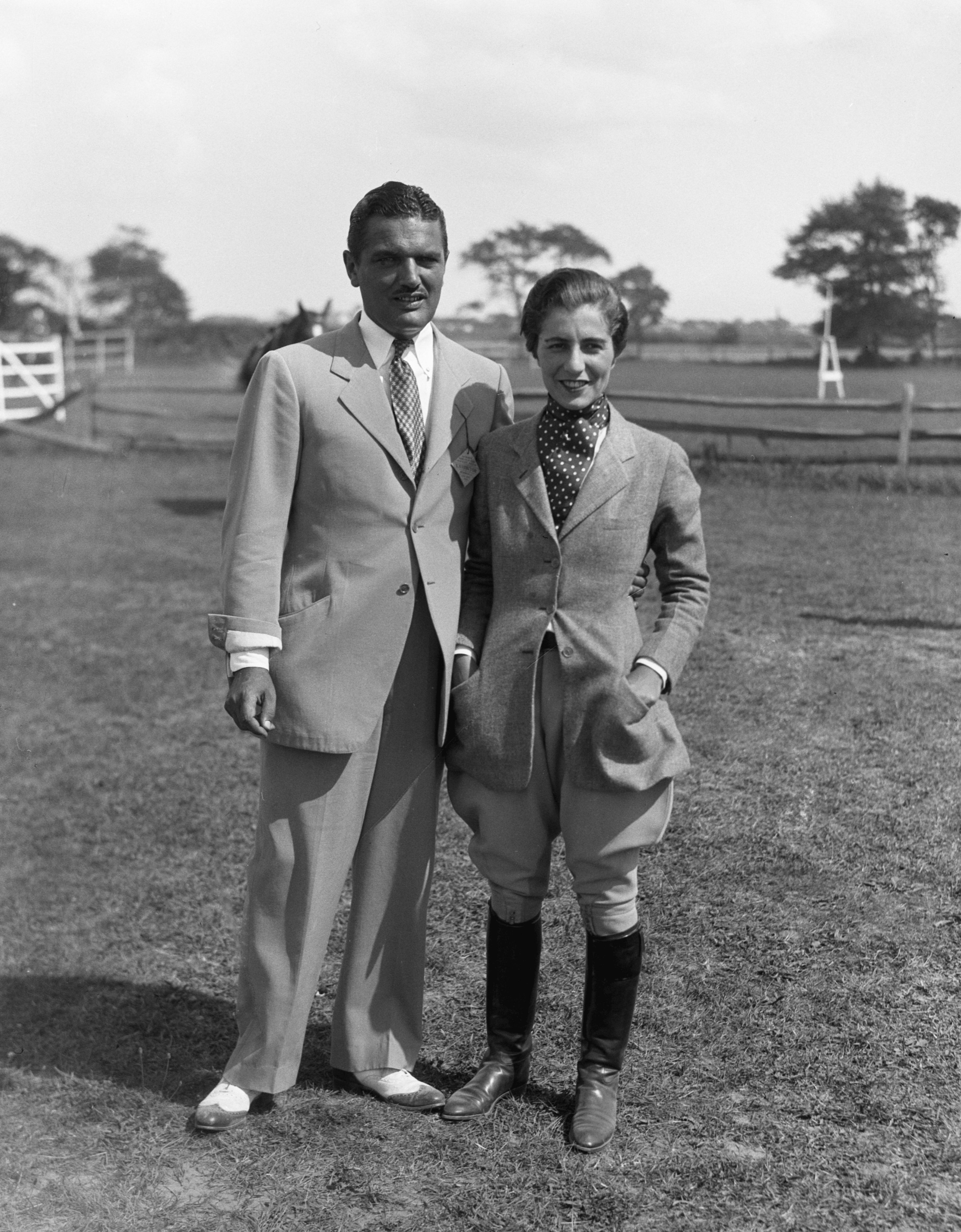 John and Janet Lee Bouvier at Horse Show in 1932 in Southampton, Long Island. | Source: Bettmann/Getty Images