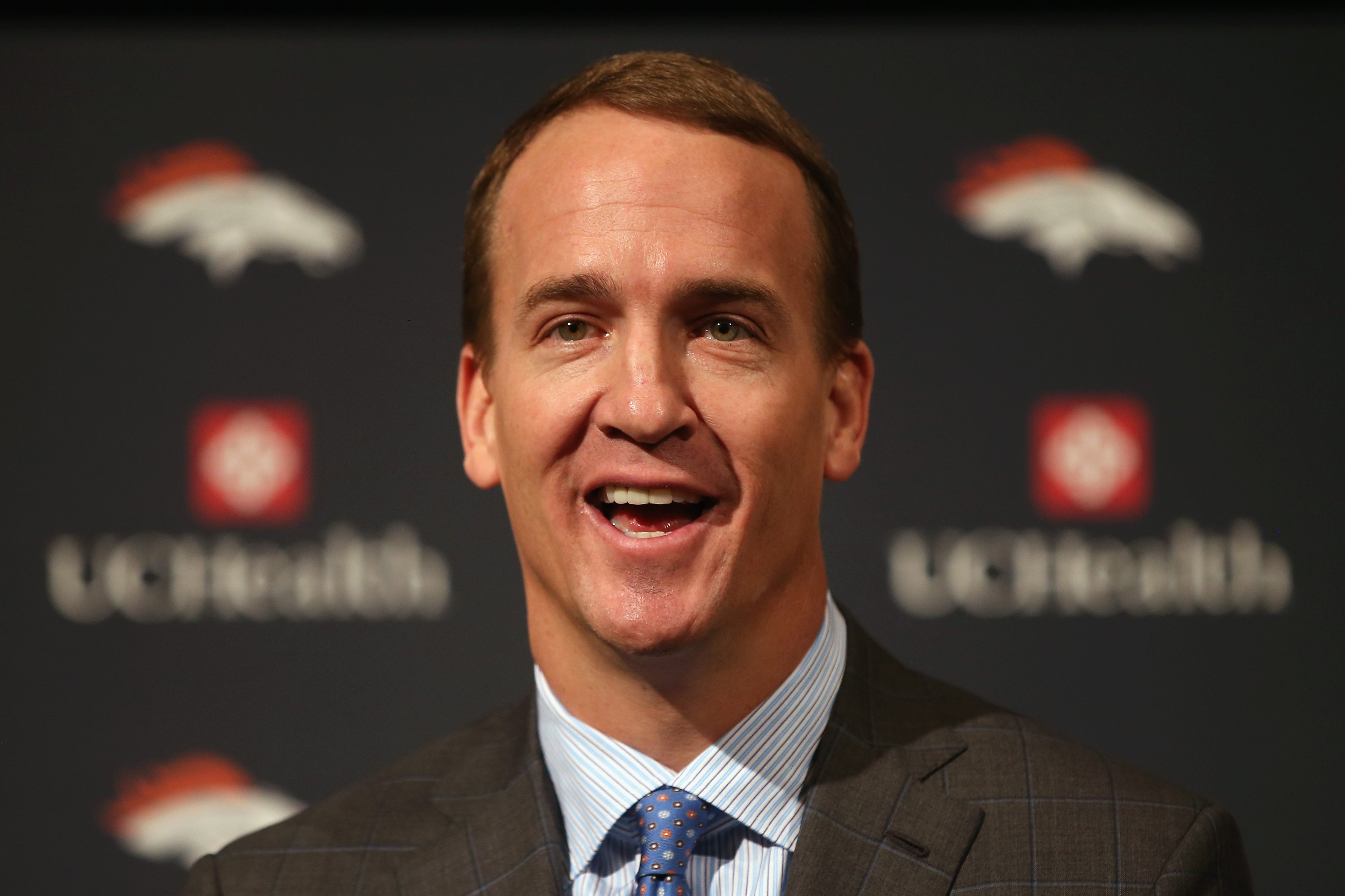 Photo of Peyton Manning as he announced his retirement from the NFL in Englewood on March 7, 2016 | Source: Getty Images