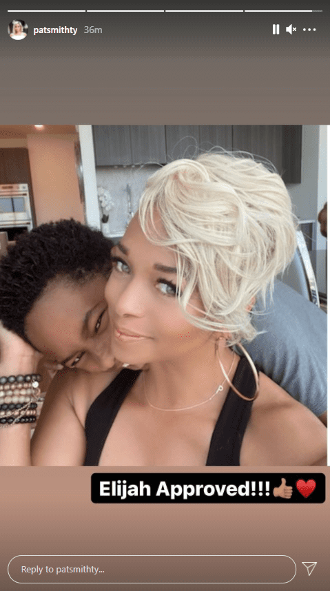Pat Smith shares a picture with her son who approves her new hair-do. | Photo: Instagram/Patsmithty