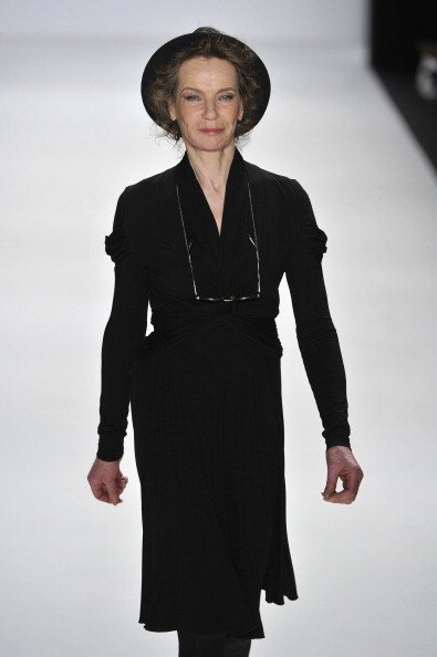 Veruschka von Lehndorff, Anja Gockel Show - Mercedes-Benz Fashion Week Berlin Autumn/Winter 2012 | Quelle: Getty Images Veruschka von Lehndorff, Anja Gockel Show - Mercedes-Benz Fashion Week Berlin Autumn/Winter 2012 | Quelle: Getty Images