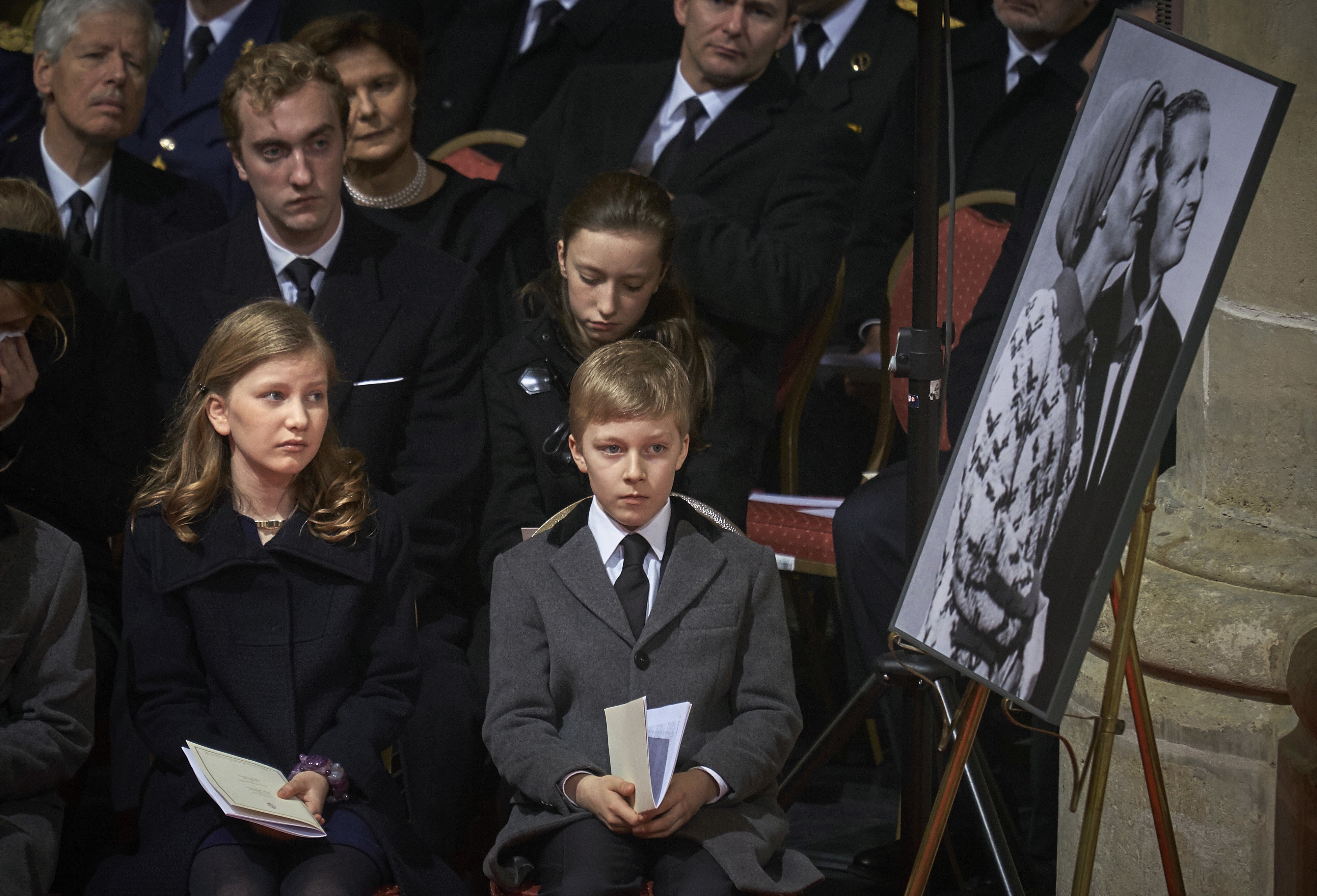 Parientes de la Reina Fabiola de Bélgica en el funeral de la monarca en Bruselas, en 2014. | Foto: Getty Images
