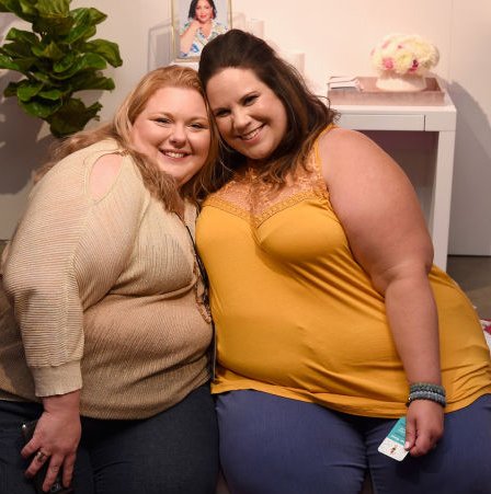Whitney Way Thore (R) at the 3rd annual theCURVYcon during New York Fashion Week in 2017 | Photo: Getty Images