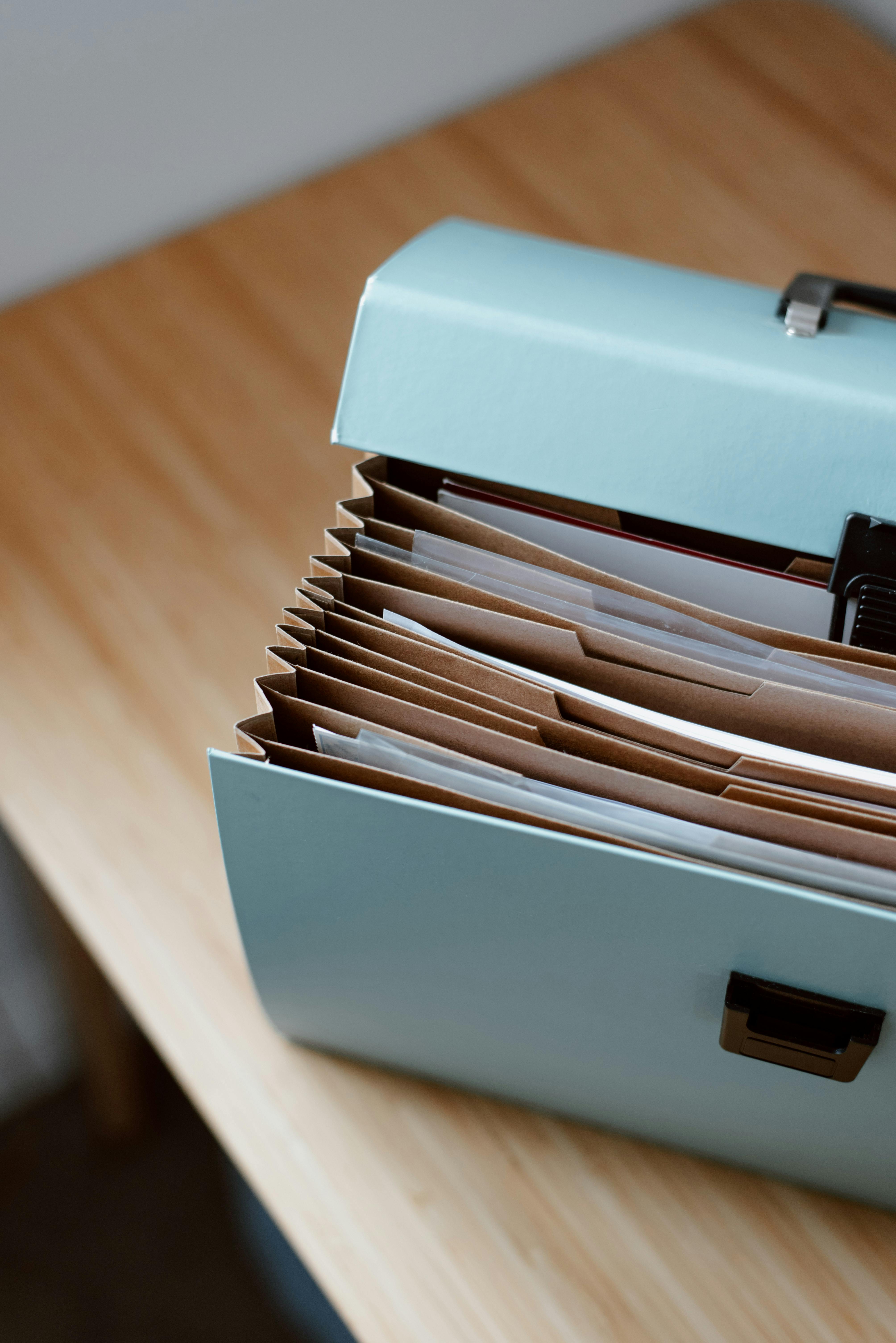 Expandable file folder | Source: Pexels
