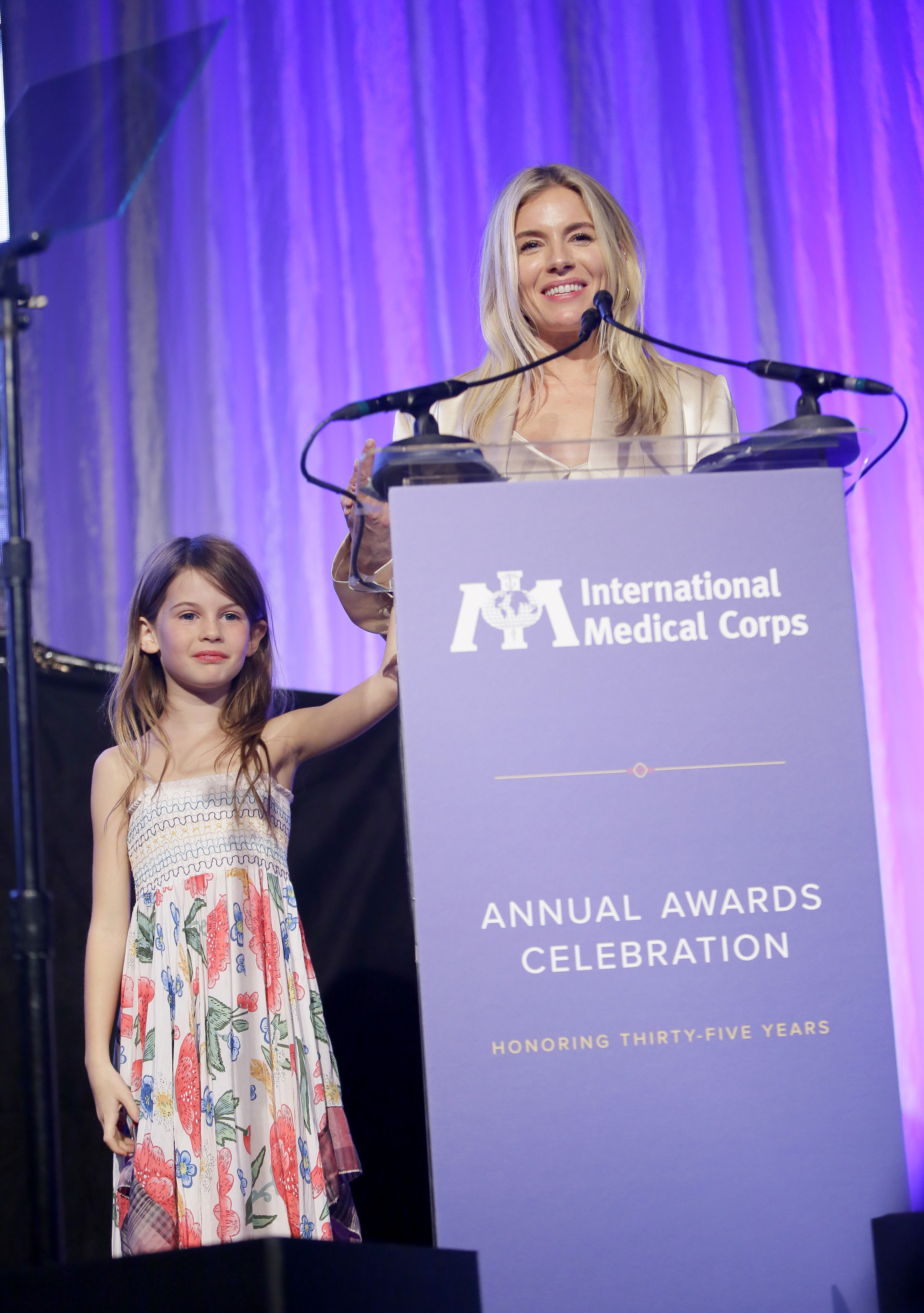 Marlowe Sturridge and Sienna Miller at the International Medical Corps Annual Awards Celebration in Beverly Hills, California on November 7, 2019. | Source: Getty Images
