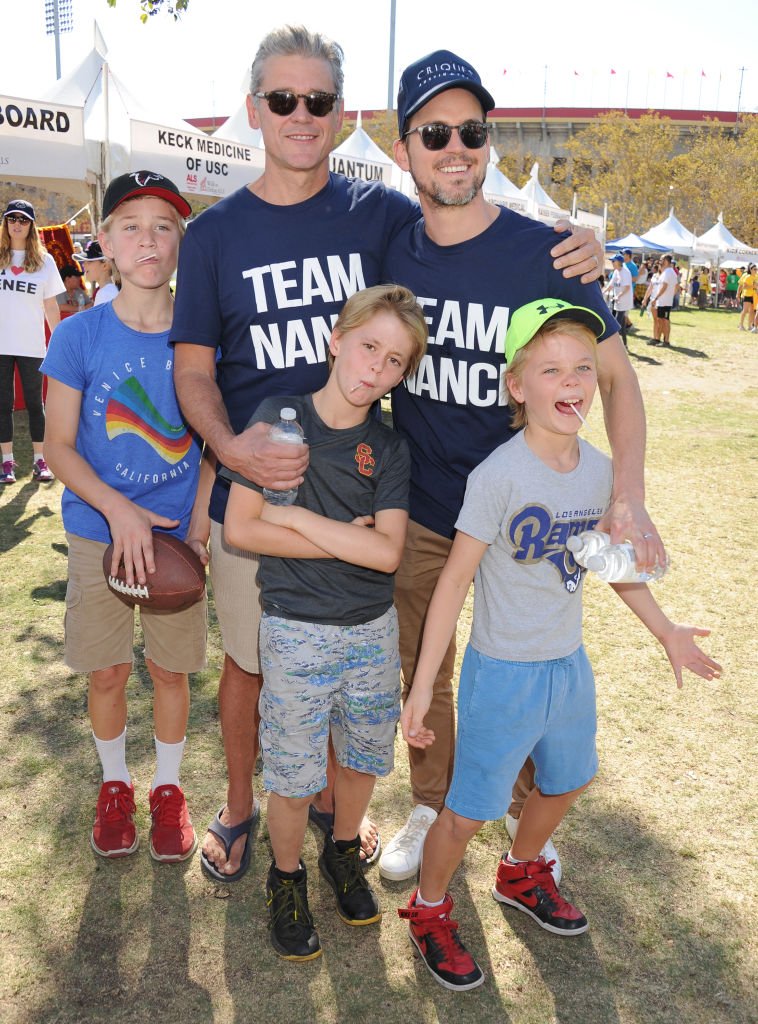 Simon Halls, Matt Bomer, Kits Halls, Henry Halls, and Walker Halls attend Nanci Ryder's "Team Nanci" 15th Annual LA County Walk To Defeat ALS at Exposition Park on October 15, 2017, in Los Angeles | Photo: Getty Images