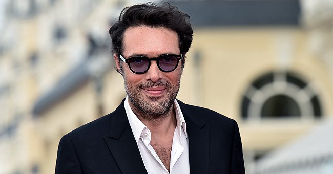  Nicolas Bedos attends a photocall prior to the closing ceremony of the 34th Cabourg Film Festival on June 29, 2020 in Cabourg, France. | Photo : Getty Images