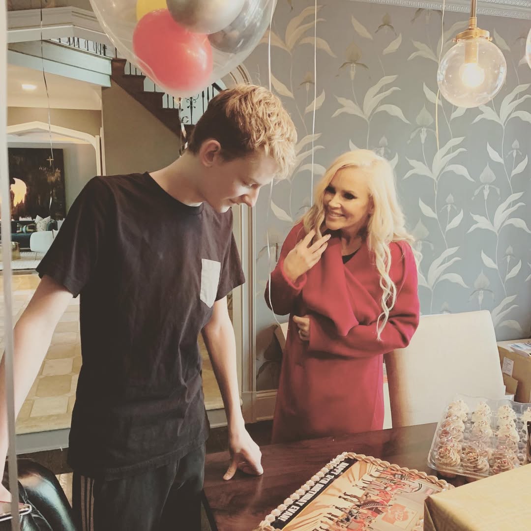 Evan Asher and Jenny McCarthy from a post dated May 18, 2019. | Source: Instagram/jennymccarthy