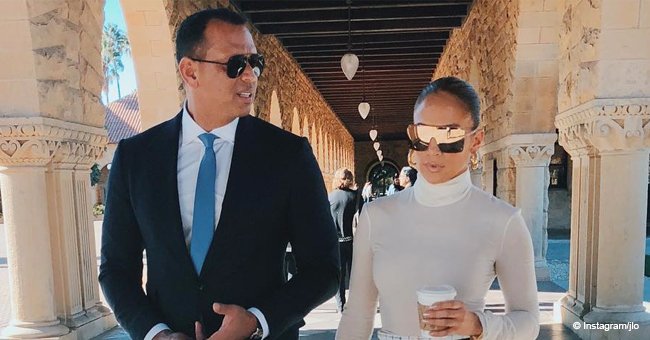 Jennifer Lopez shows how to stay glamorous while traveling in a flashy outfit