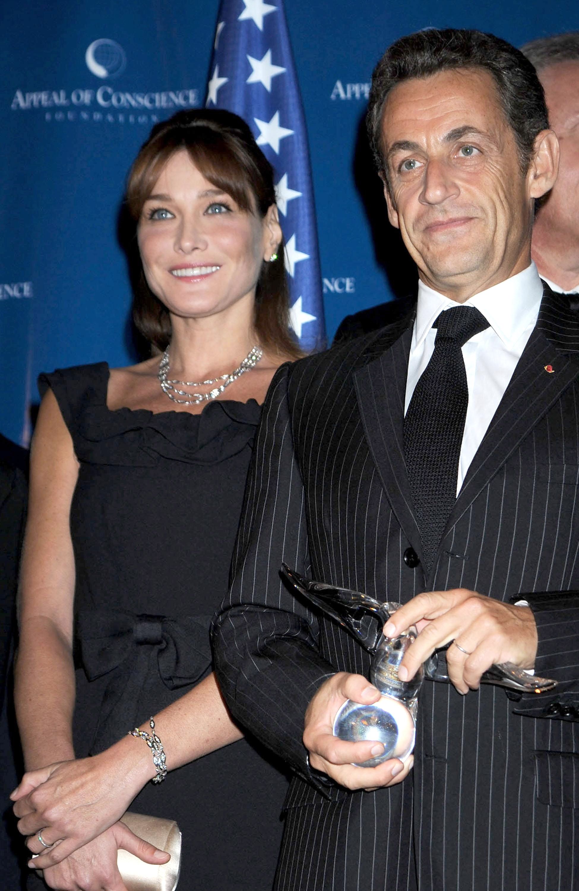 Nicolas Sarkozy et son épouse Carla Bruni. | Photo : Getty Images