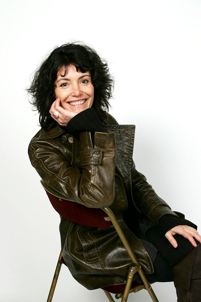 Caroline Tresca en studio aux 2004 Producteurs de Télévision Français. | Photo : Getty Images Caroline Tresca en studio aux 2004 Producteurs de Télévision Français. | Photo : Getty Images
