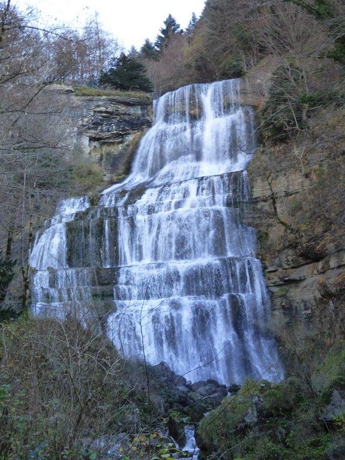 La photo des Cascades du Hérisson | Source: Wikipedia La photo des Cascades du Hérisson | Source: Wikipedia