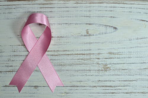 Breast cancer stories | Source: Pexels/Miguel Á. Padriñán