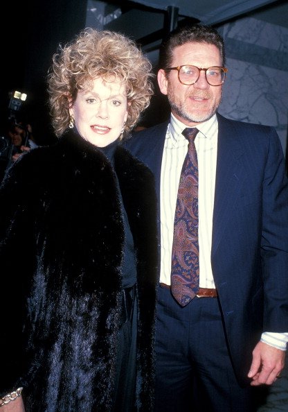 Elizabeth Montgomery and Robert Foxworth on January 27, 1989 at the St. James Club in West Hollywood, California. | Photo: Getty Images