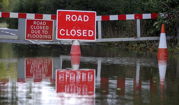 Une route inondée a été bloquée. |Photo : Getty Images