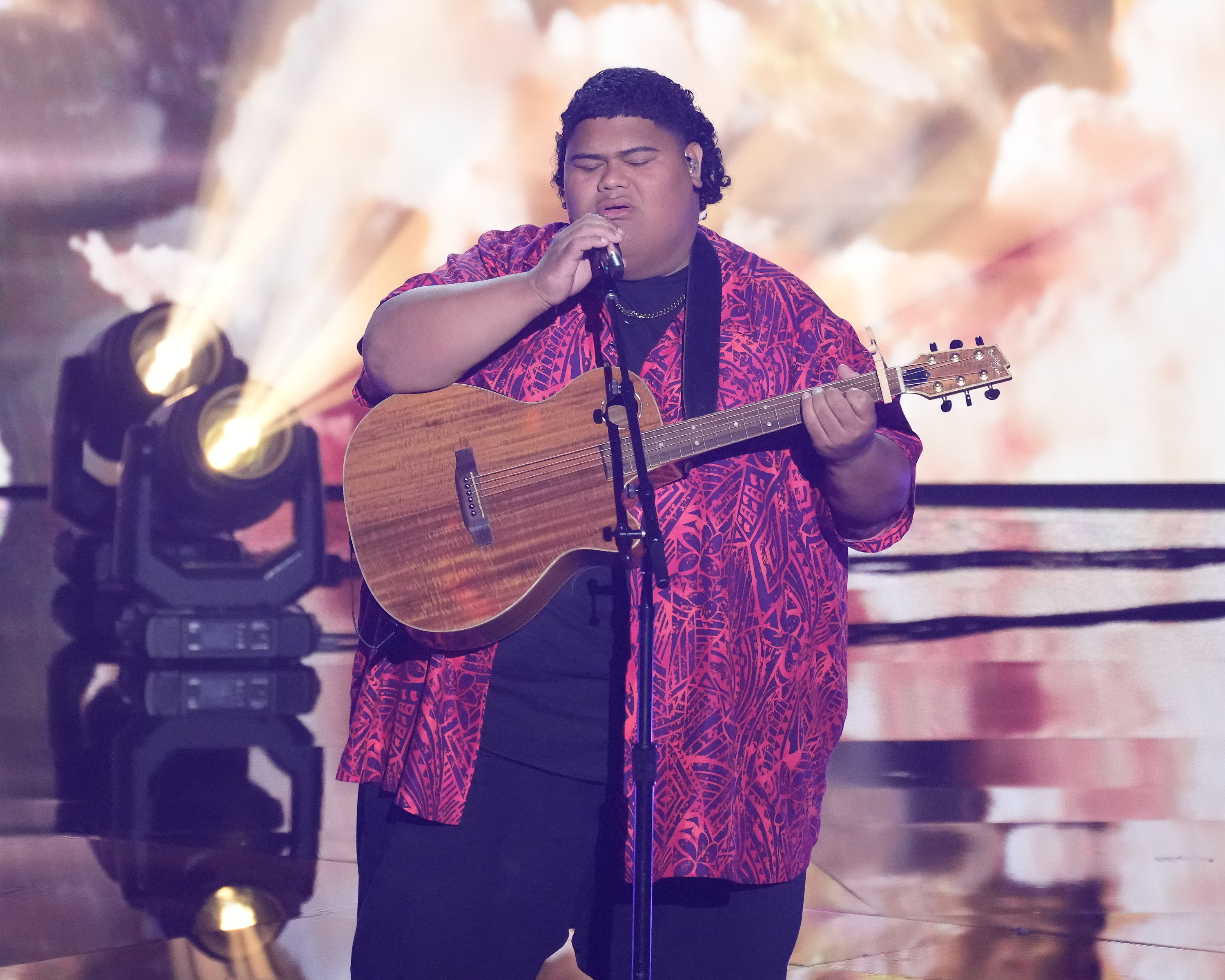 Iam Tongi performing during the season finale of "American Idol" on May 21, 2023. | Source: Getty Images