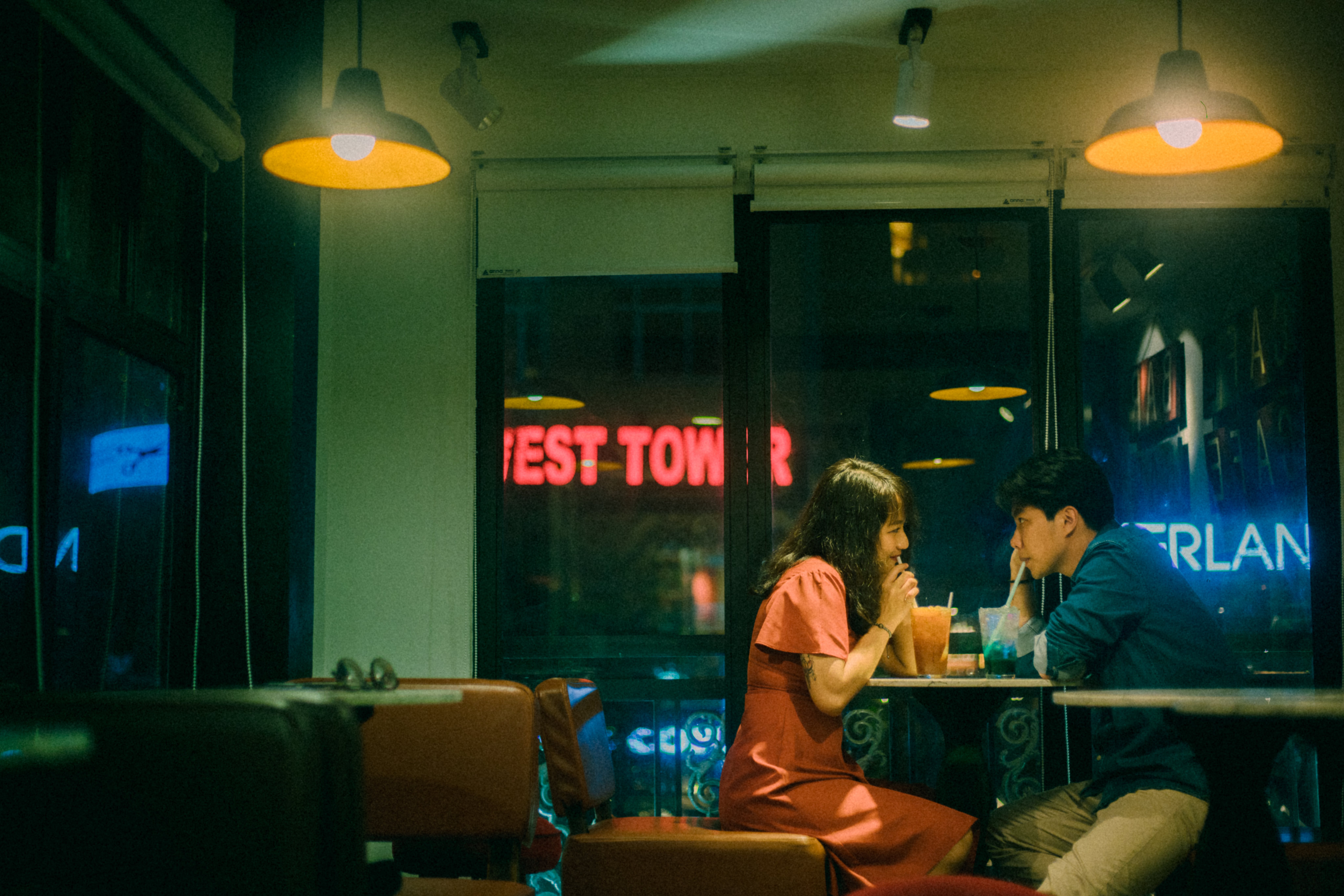 A couple on a date | Source: Pexels