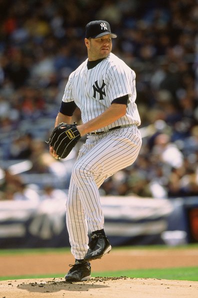 Roger Clemens during an MLB game at Yankee Stadium in the Bronx, New York, circa 1998. | Photo: Getty Images