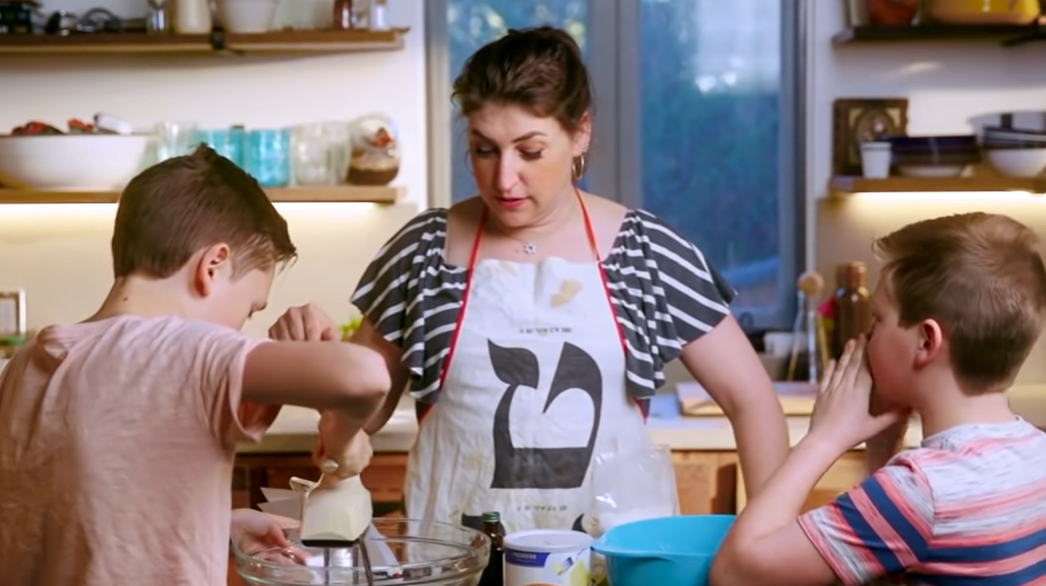 Mayim Bialik bakes with her sons from a video dated March 14, 2019 | Source: youtube.com/@MayimBialik
