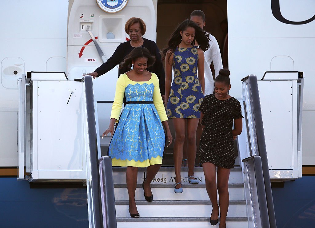 Michelle, Sasha, and Malia Obama with Marian Shields Robinson | Photo: Getty Images