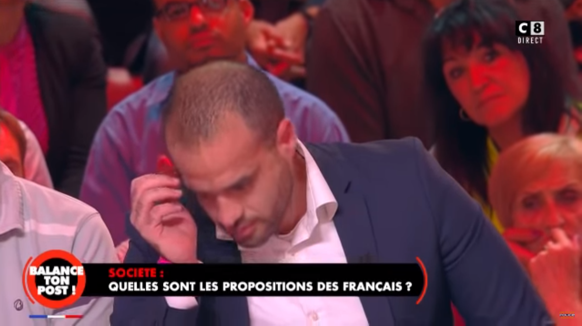 Guillaume ne peut garder son sang-froid. l Source: YouTube/Web Tv UNITÉ SGP POLICE Guillaume ne peut garder son sang-froid. l Source: YouTube/Web Tv UNITÉ SGP POLICE