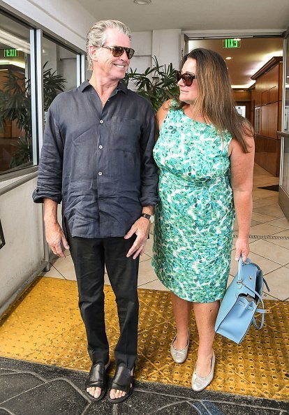 Pierce Brosnan and wife Keely Shaye Smith on August 30, 2017 in Los Angeles, California | Photo: Getty Images