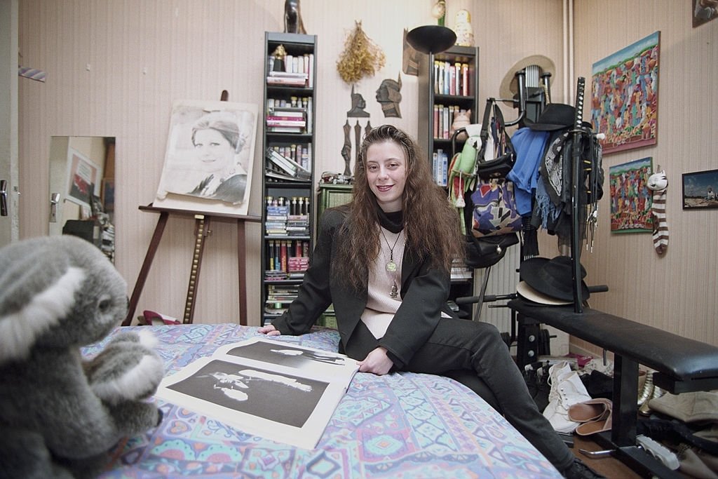 La Vie Cachée Des Filles De Poutine Paris Match