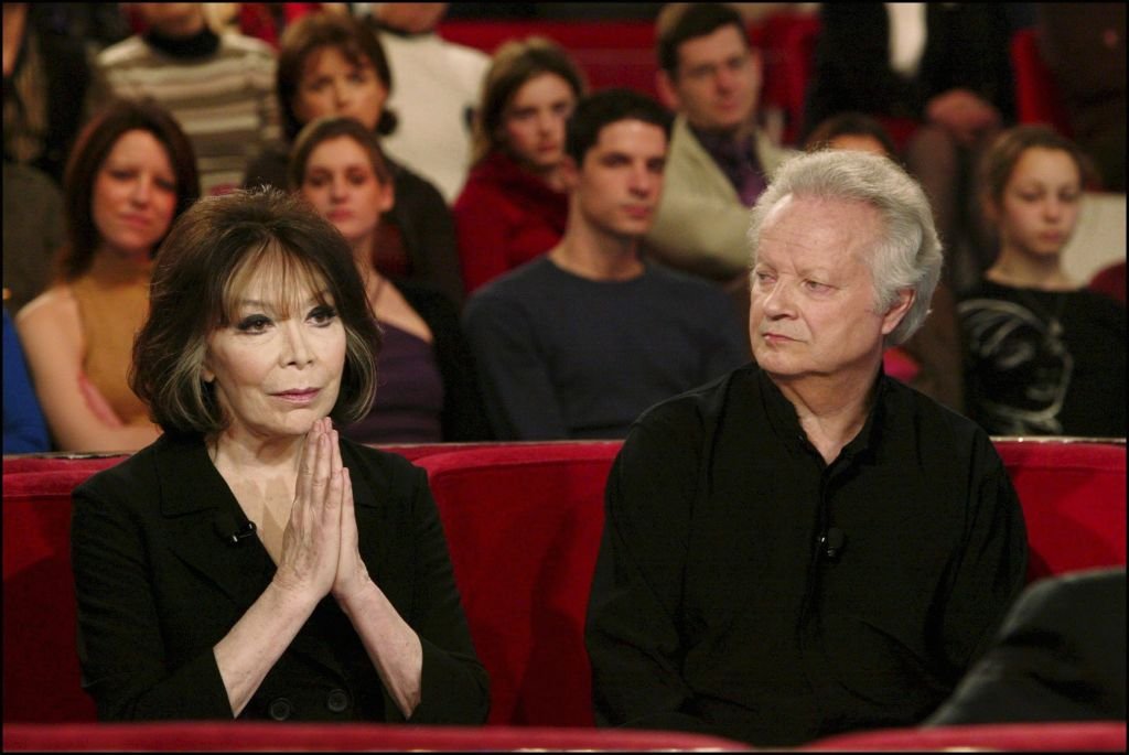 Juliette Greco dans l'émission "Vivement Dimanche" de Michel Drucker. Le 18 février 2004. | Photo : Getty Images Juliette Greco dans l'émission "Vivement Dimanche" de Michel Drucker. Le 18 février 2004. | Photo : Getty Images