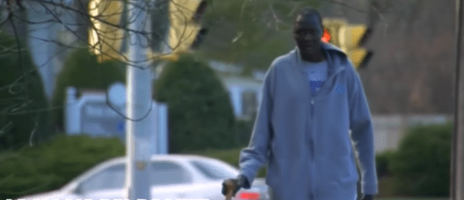 Manute Bol after leaving the NBA | Photo: YouTube/La Magia Del Basket